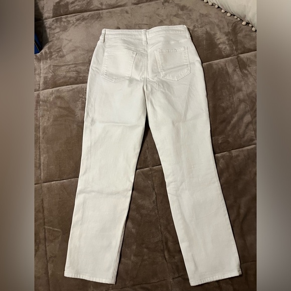 Chico’s Slimming Girlfriend Slim Leg Crop Jeans
Size 4 - Picture 3 of 4